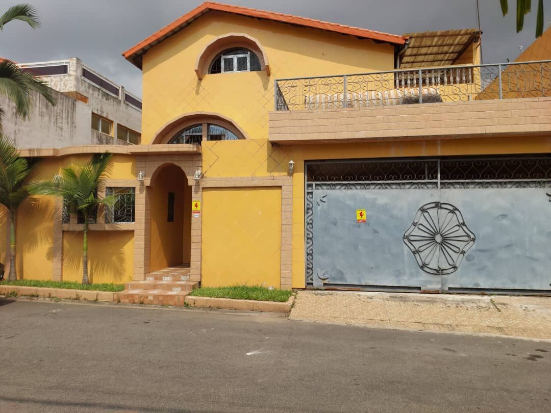Duplex à vendre dans la sublime cité arcades à cocody angré, Maison à