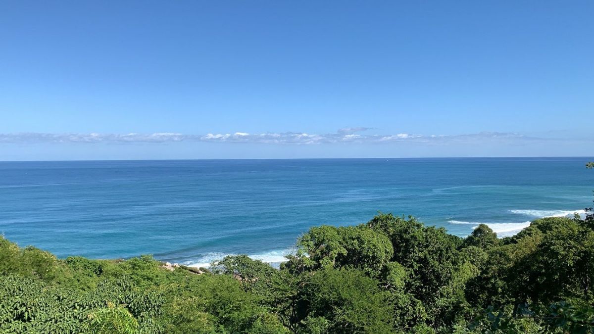 Terrain de choix et très recherché avec vue sur l'océan à vendre à