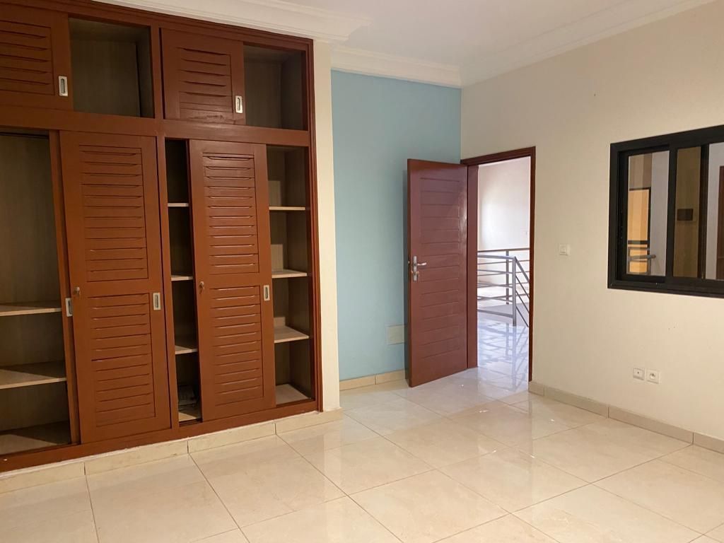 9room duplex riviera m'badon, House for rent in Abidjan Ivory Coast