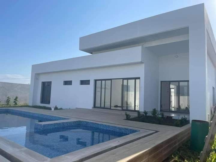 à vendre villa 5 pièces avec piscine côte d'ivoire grand bassam
