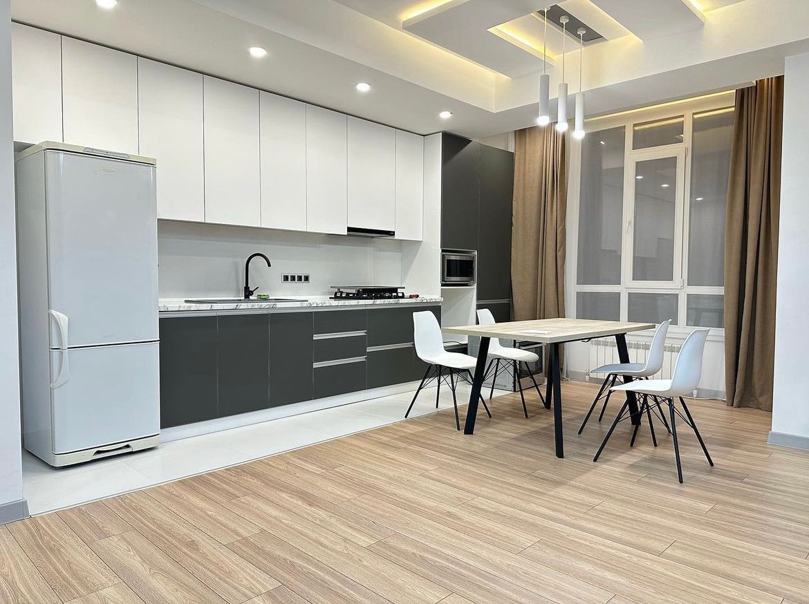 For rent a 1 bedroom apartment in golden square. , Flat for rent