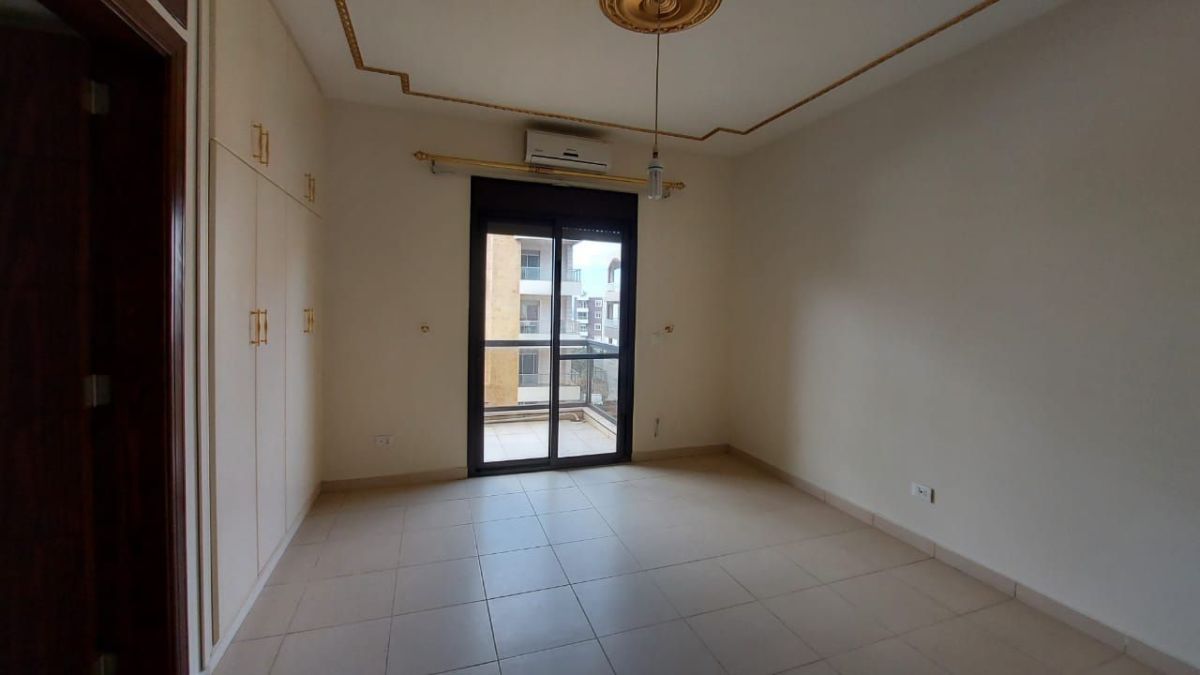 L11132spacious 175 sqm apartment for sale in jbeil, Flat for sale