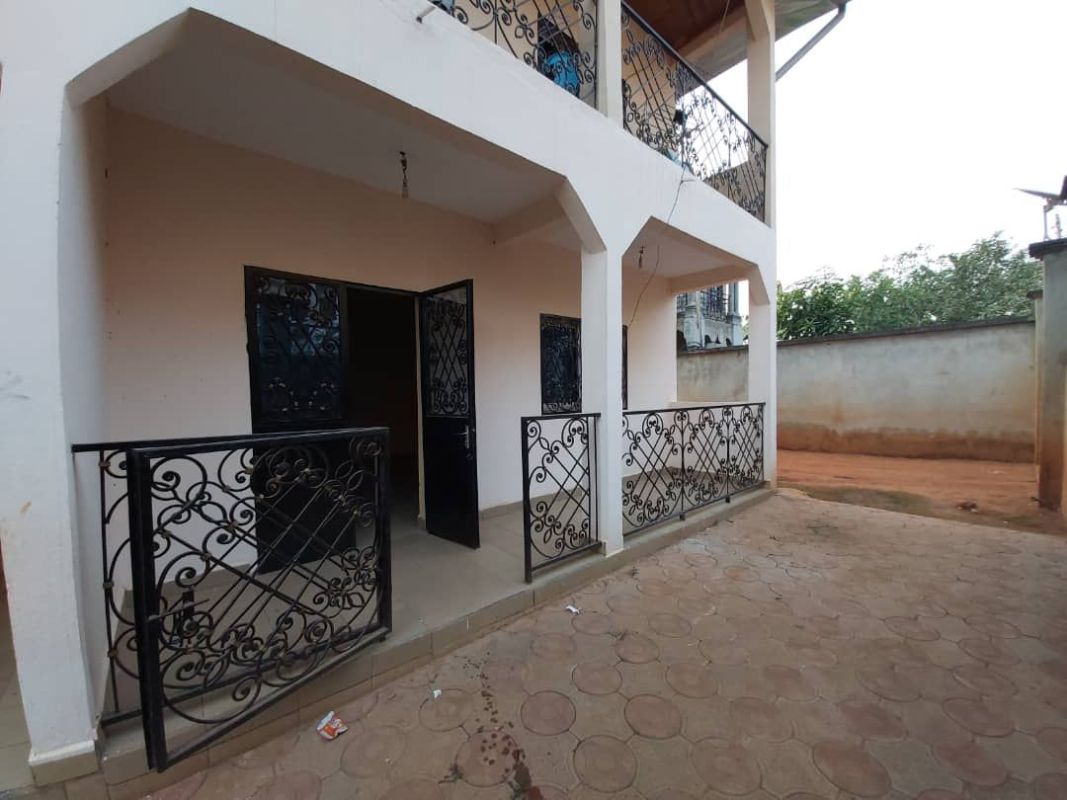 Good standing apartment in mbalgongsimbock, House for rent in Yaoundé