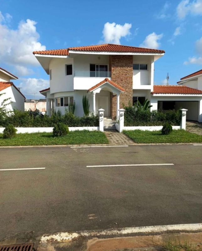 Rental of a 5room duplex villa in cocody riviera abatta cited camellia, House for rent in