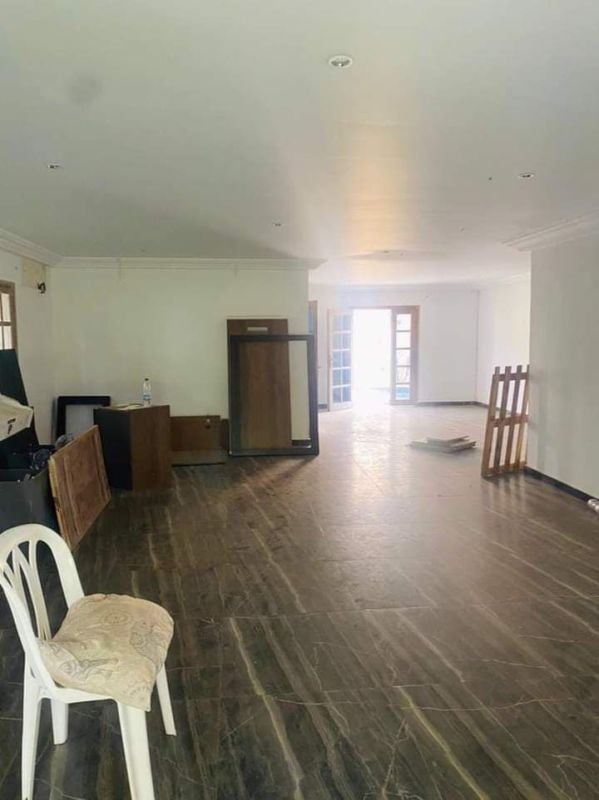 Sale of a low 5room villa in cocody m'badon chinese embassy, House for