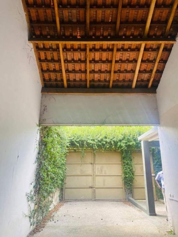 Sale of a low 5room villa in cocody m'badon chinese embassy, House for