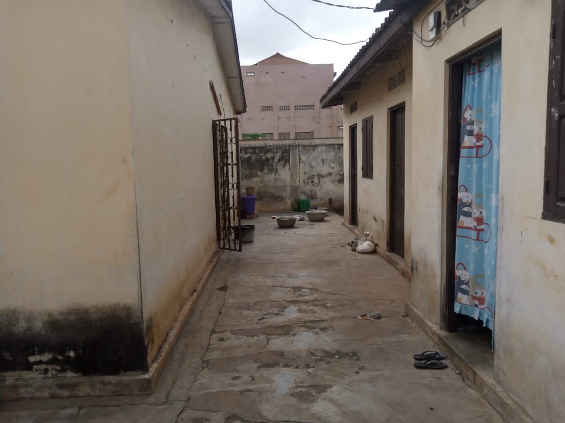 A house for sale in adidogomé assiyéyé (lométogo), Lomé, maritime