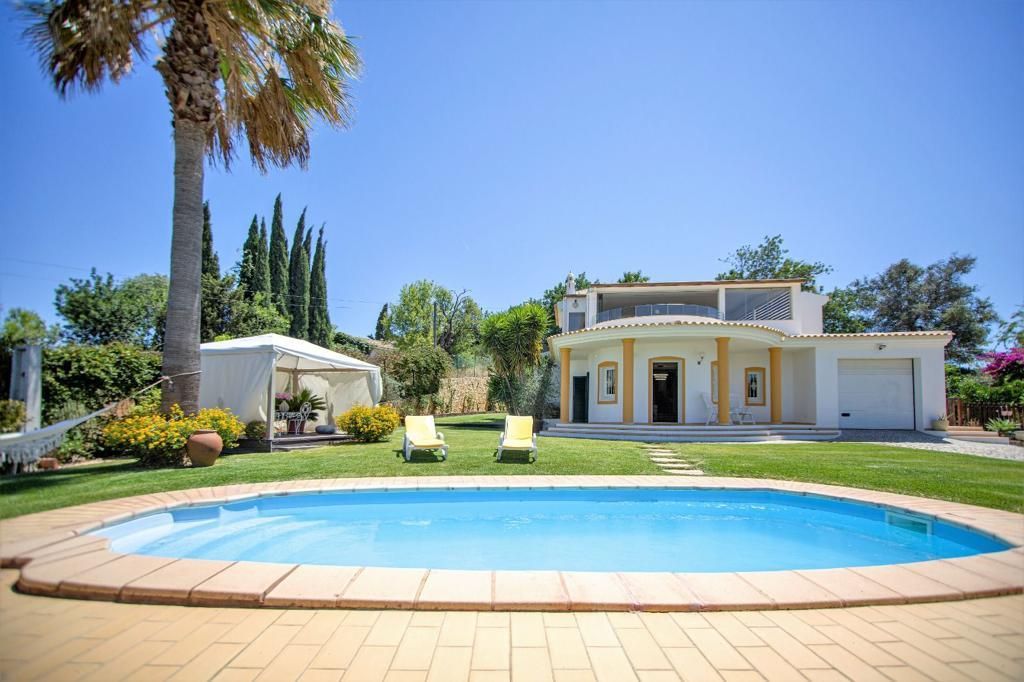 Magnificent 3 bedroom villa in vale judeu, House for sale Vale judeu