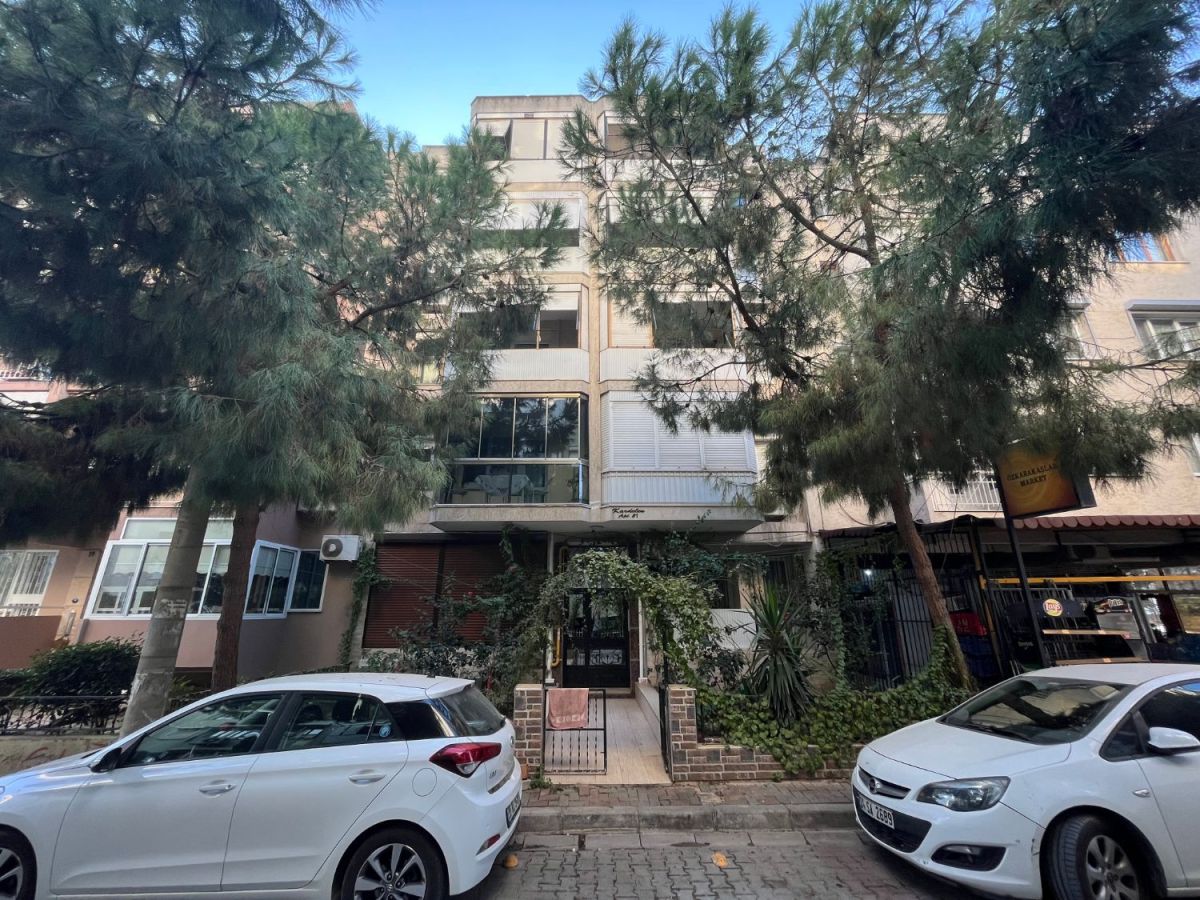 3 bedroom apartment in bostanlı, İzmir, Flat for sale in Izmir Turkey