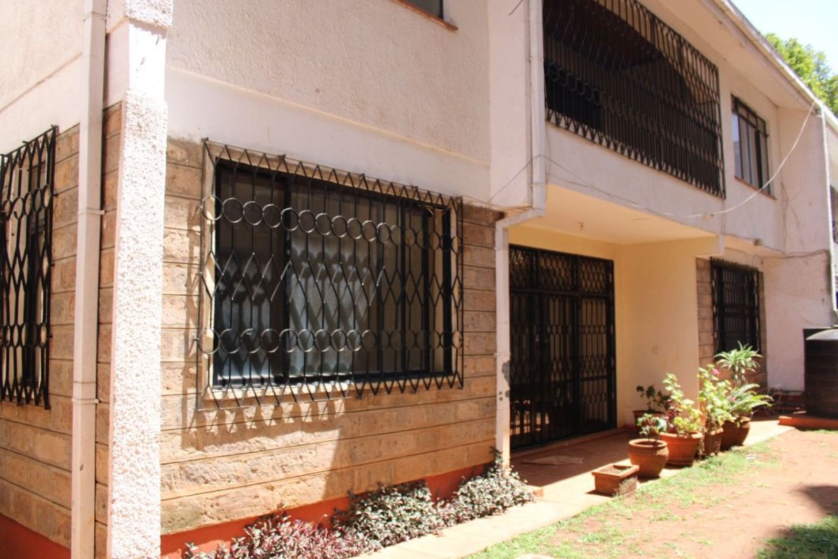 Stunning 5 bedrooms townhouse villas in brookside , House for rent in