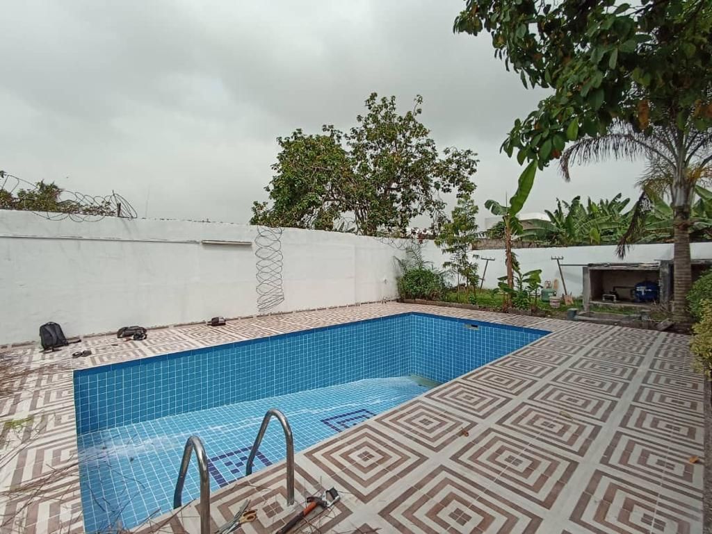 Low villa for rent 5 rooms at 2 plateau vallon, House for rent in