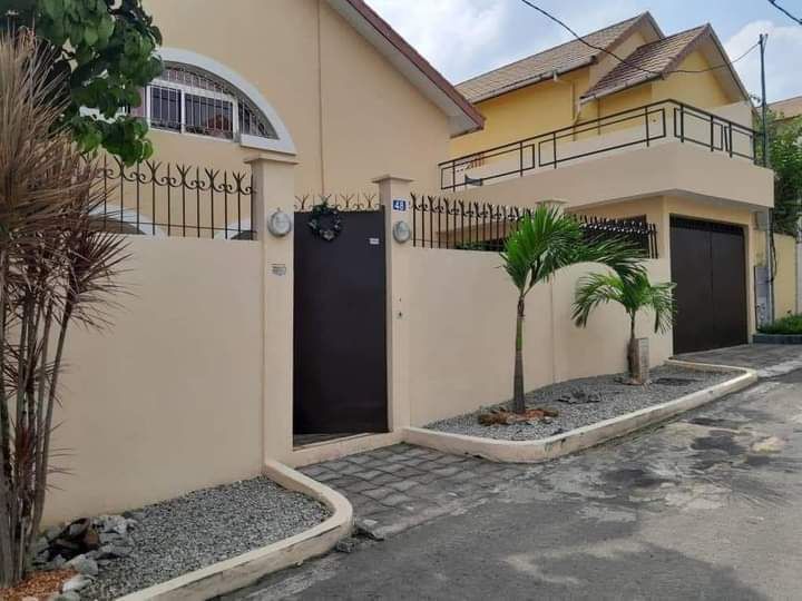 Sublime duplex de 10 pièces à vendre à cocody angré, Maison à vendre