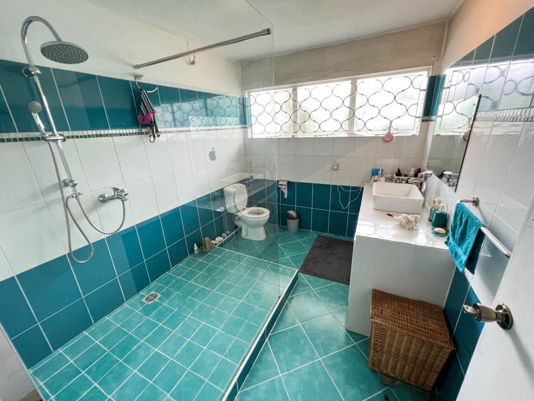 For sale 5 bedroom house roches brunes mur 8.5m, House for sale