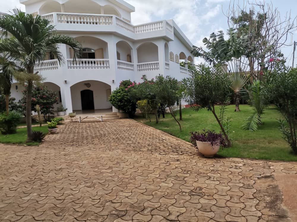 Une magnifique villa duplex à vendre à agoè, non loin de fil'o parc