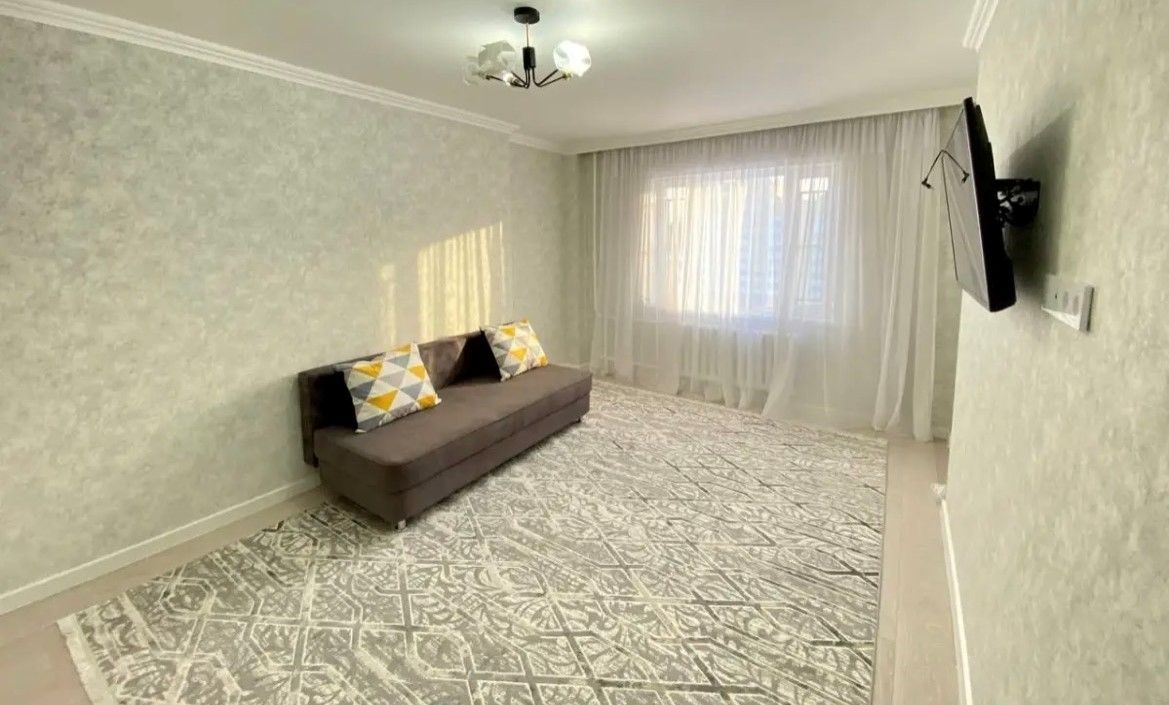 1 bedroom apartment + hall in the center of astana, Flat for rent in