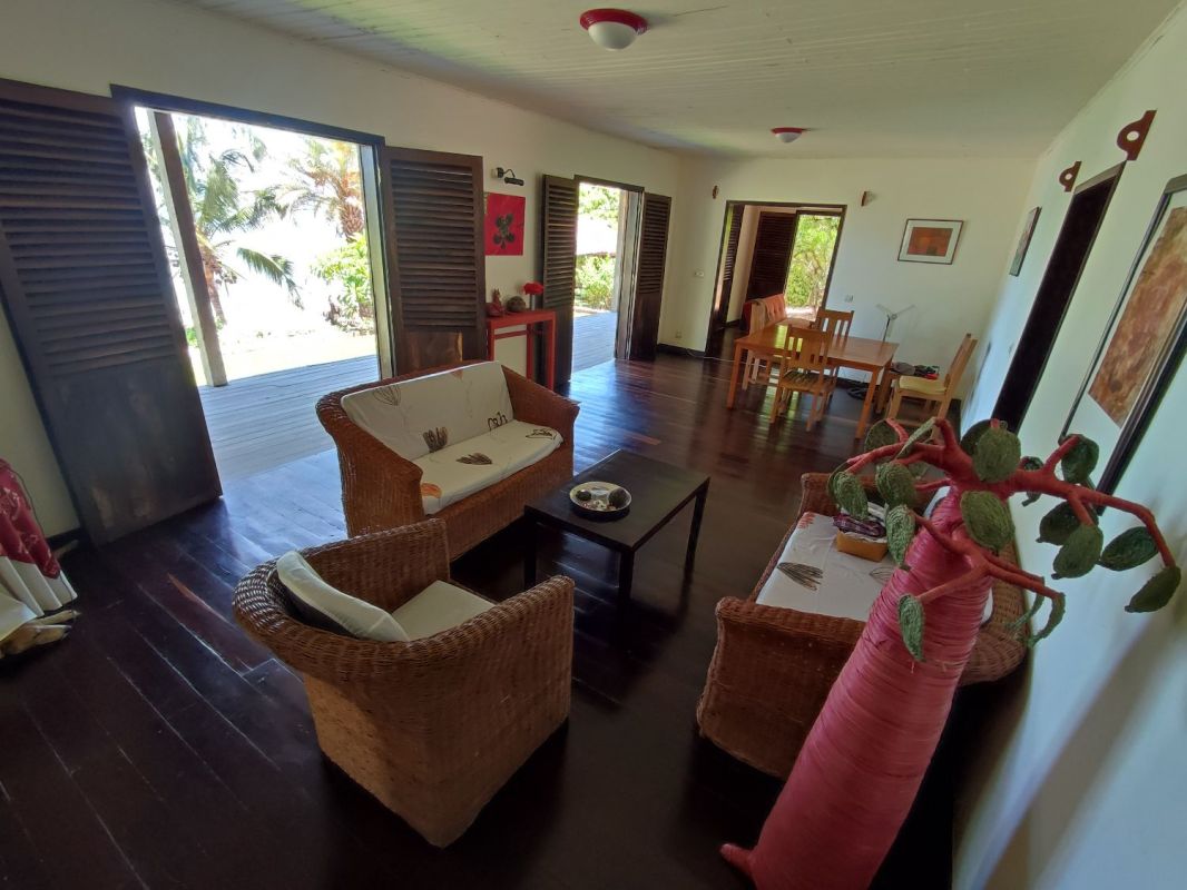 Beautiful beachfront property for sale, direct beach access, mangily