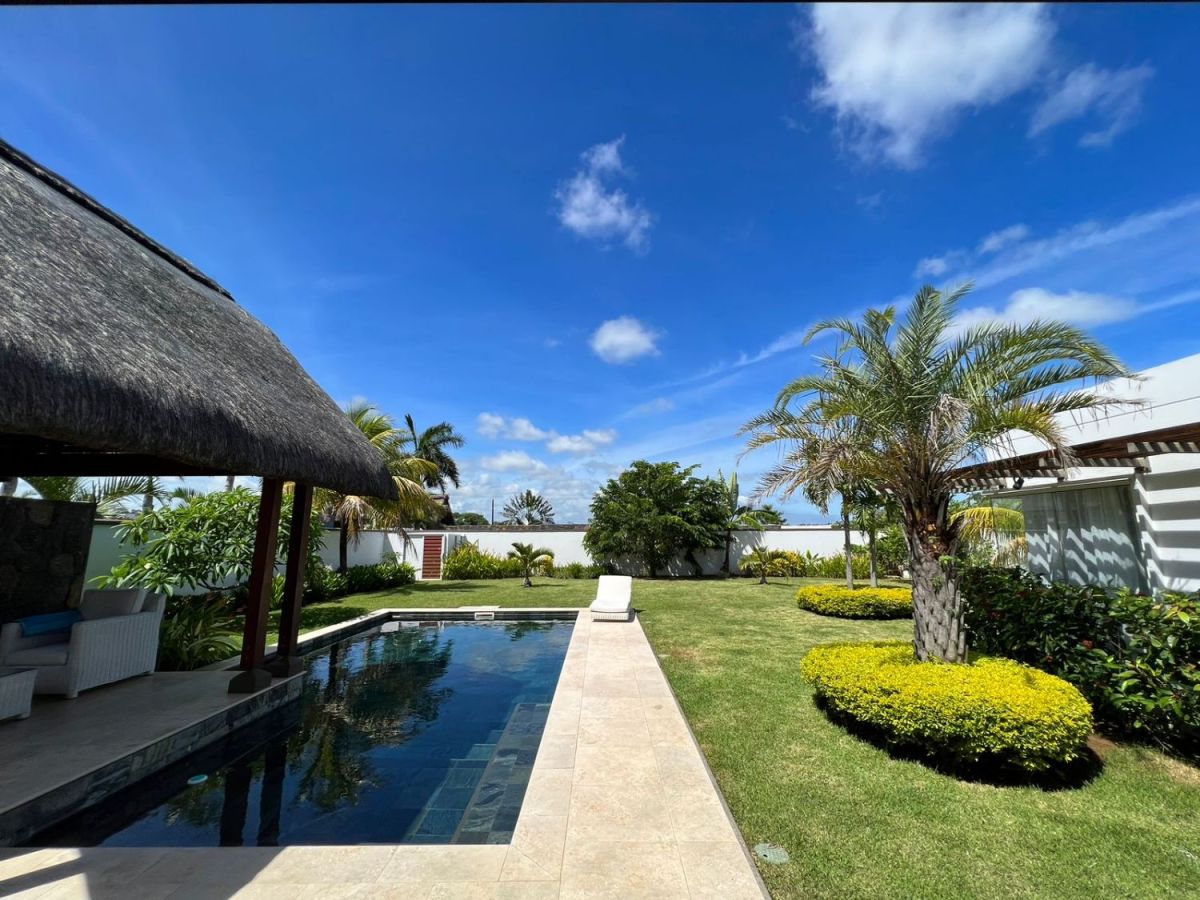 Magnificent villa on one level, furnished, in a secure residence, grand