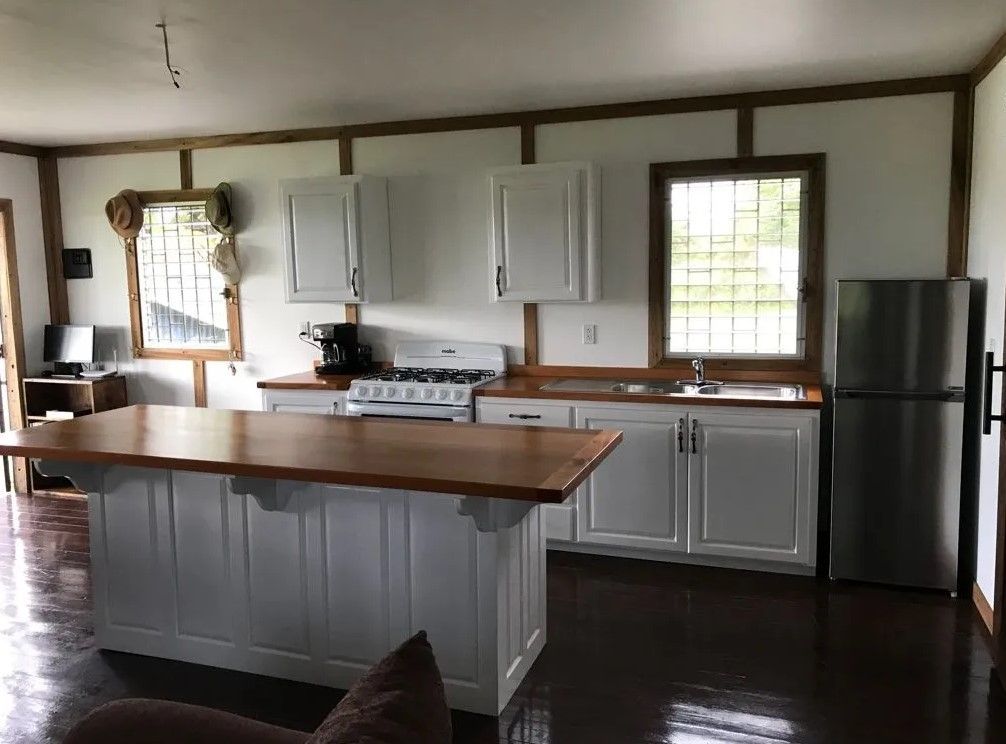 10 acre farm in camalote village, House for sale Belmopan, cayo Belize