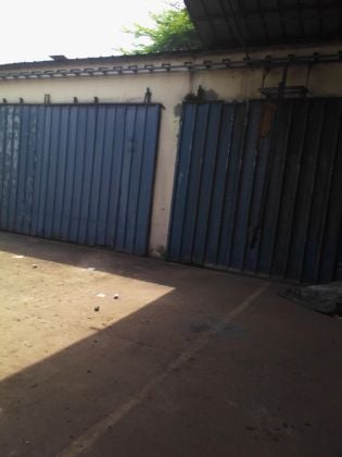 Location entrepots 500 m2 à Yopougon- zone industrielle