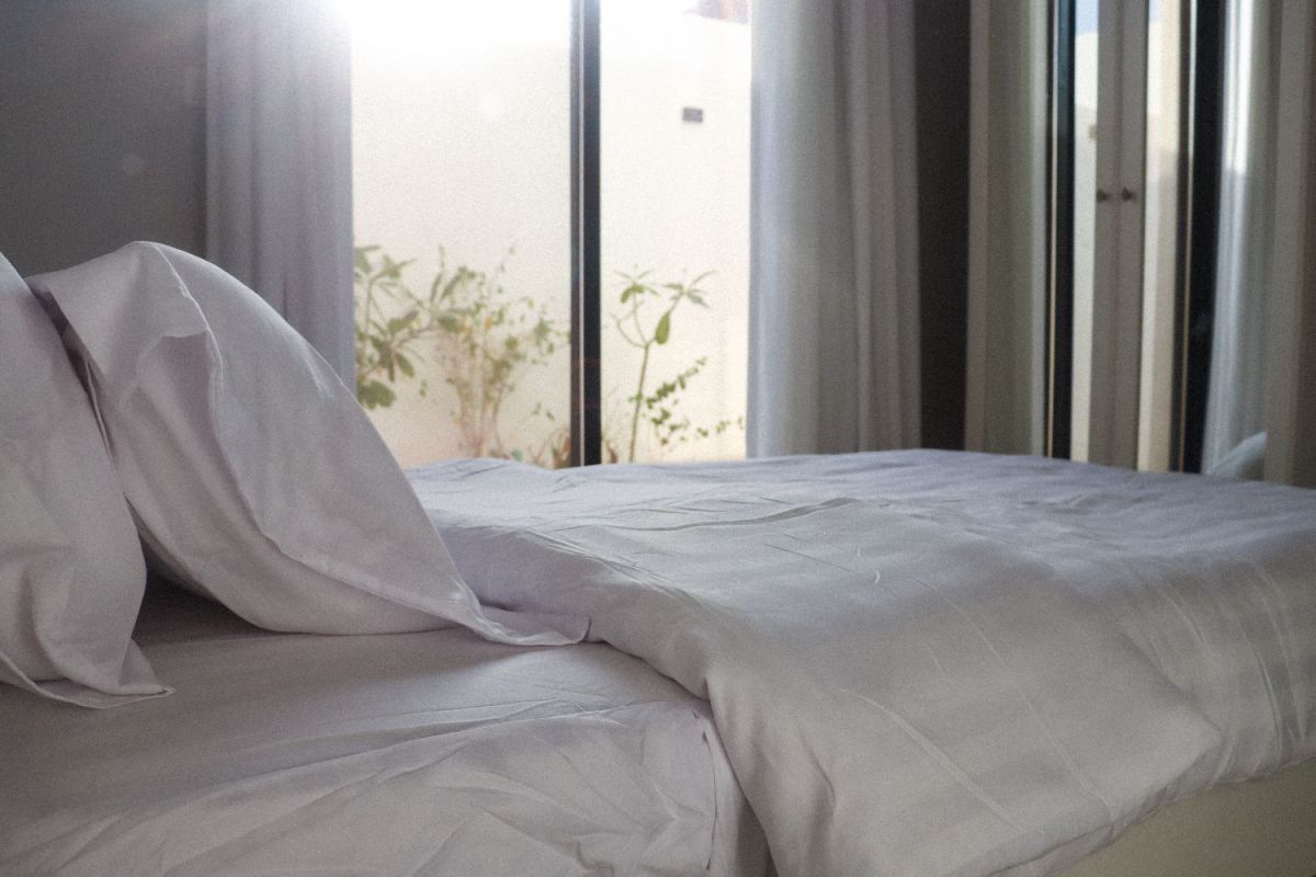 Furnished ground floor apartment with private entrance, private parking