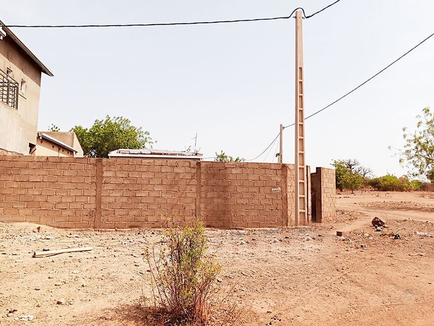 Vente de parcelle pan coupé de 300m2 à tengandogo, Terrain à vendre à