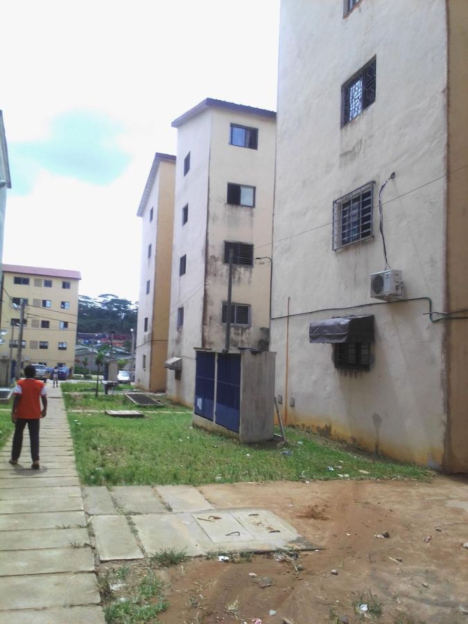 Bel appartement 04 pièces à yopougon cité ado, Appartement à vendre à