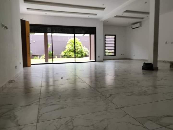 Rental of a 7room duplex in cocody riviera 4 in an ieces city, House for rent in Abidjan Ivory
