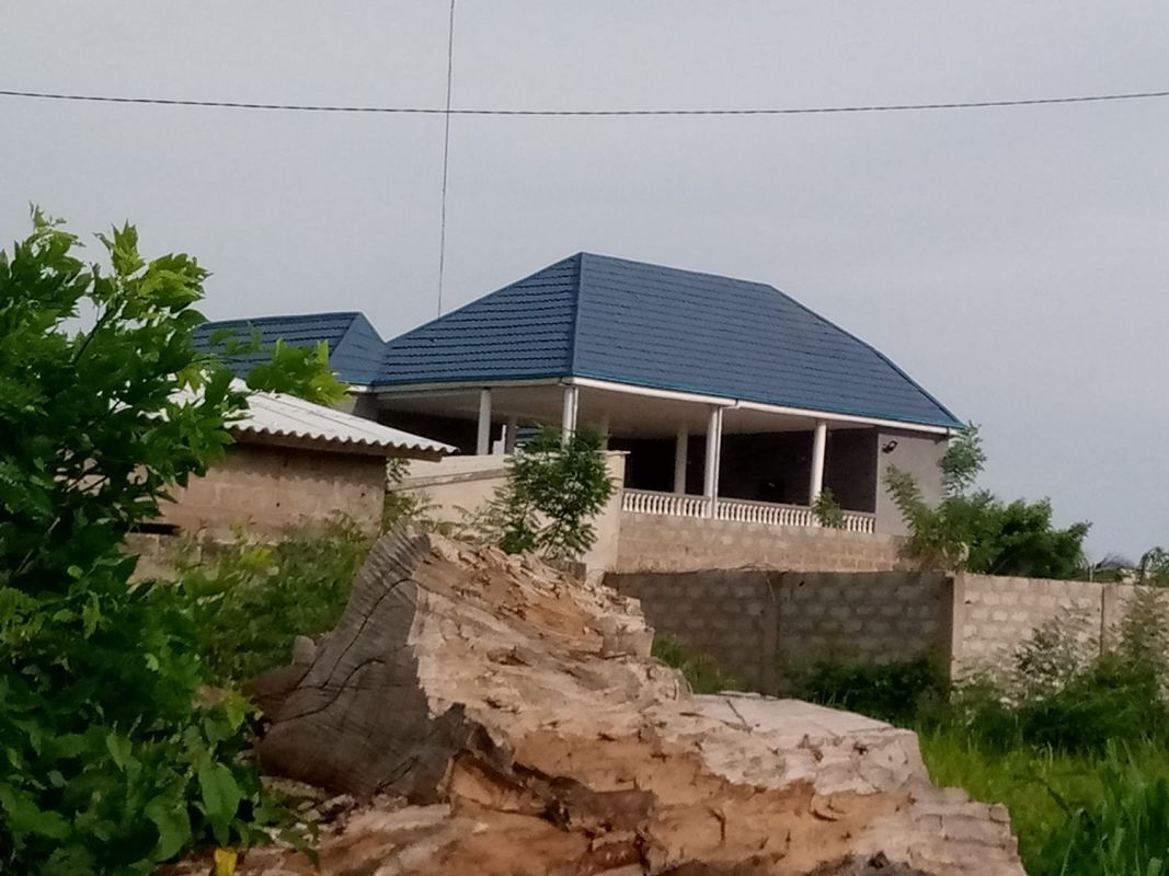 A vendre demi lot, zanguera , Terrain à vendre Lomé, maritime Togo