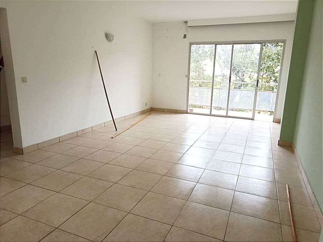 4 room apartment for rent in cocody danga, Flat for rent in Abidjan