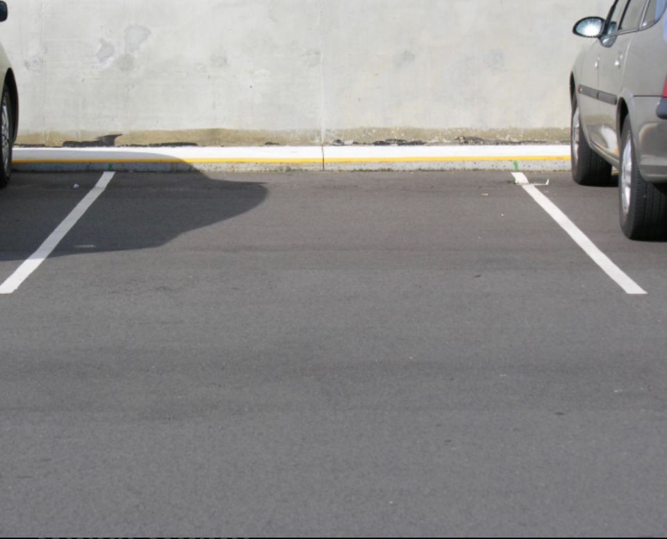 Fully covered basement car parking spot in dubai marina pinnacle
