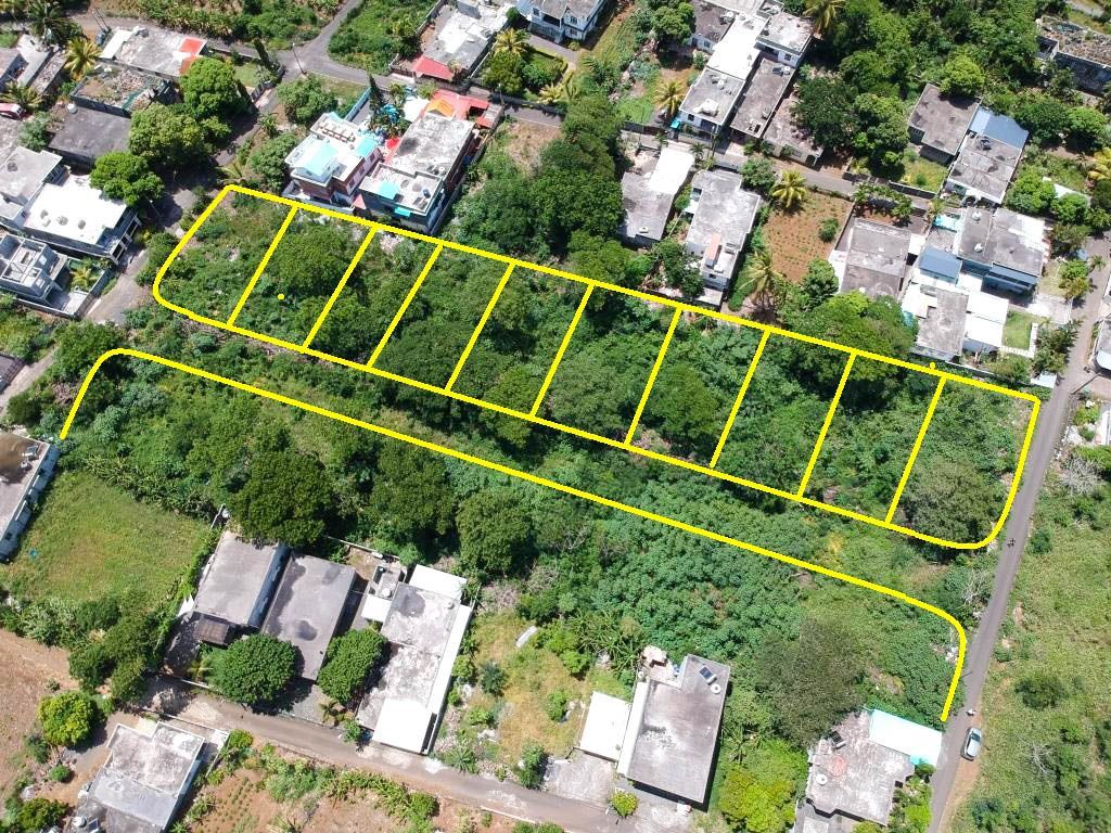 A vendre des portions de terrain petit raffray mur 1,710,000 per