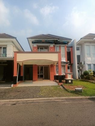House for sell in Kota Wisata Cibubur Jakarta