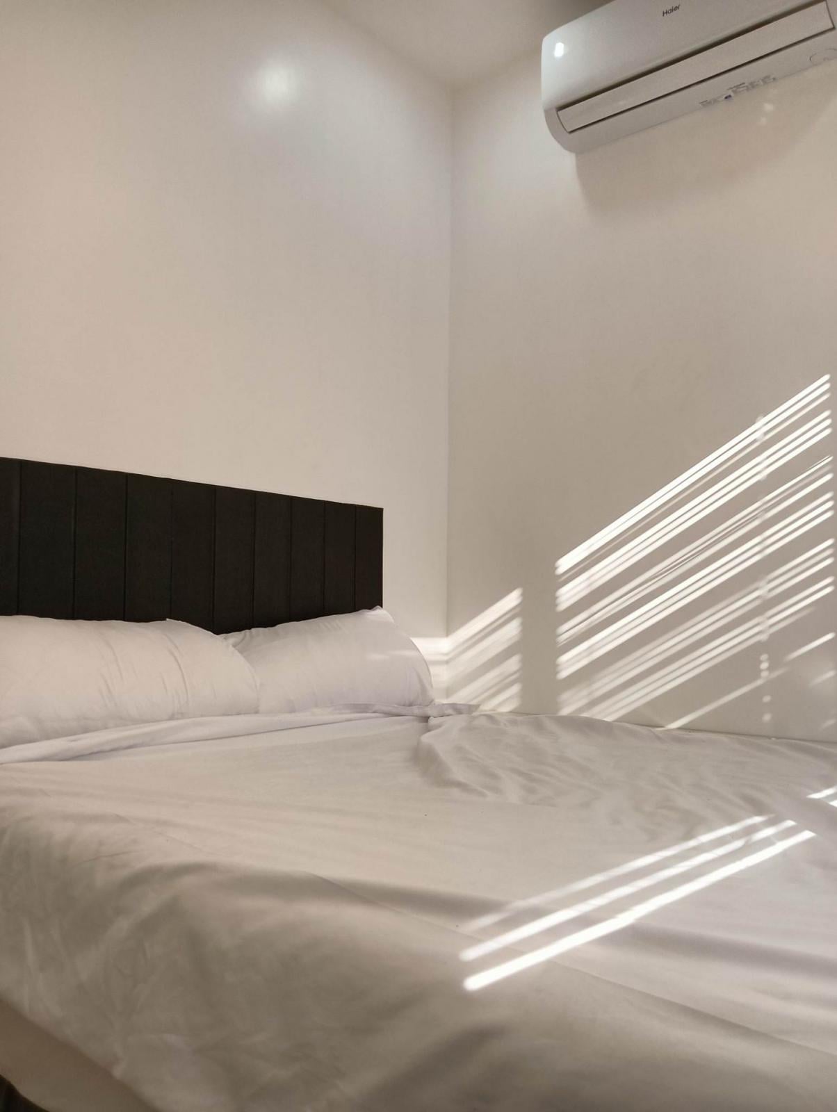 The Skyrose Apartments - Enchanted Suite