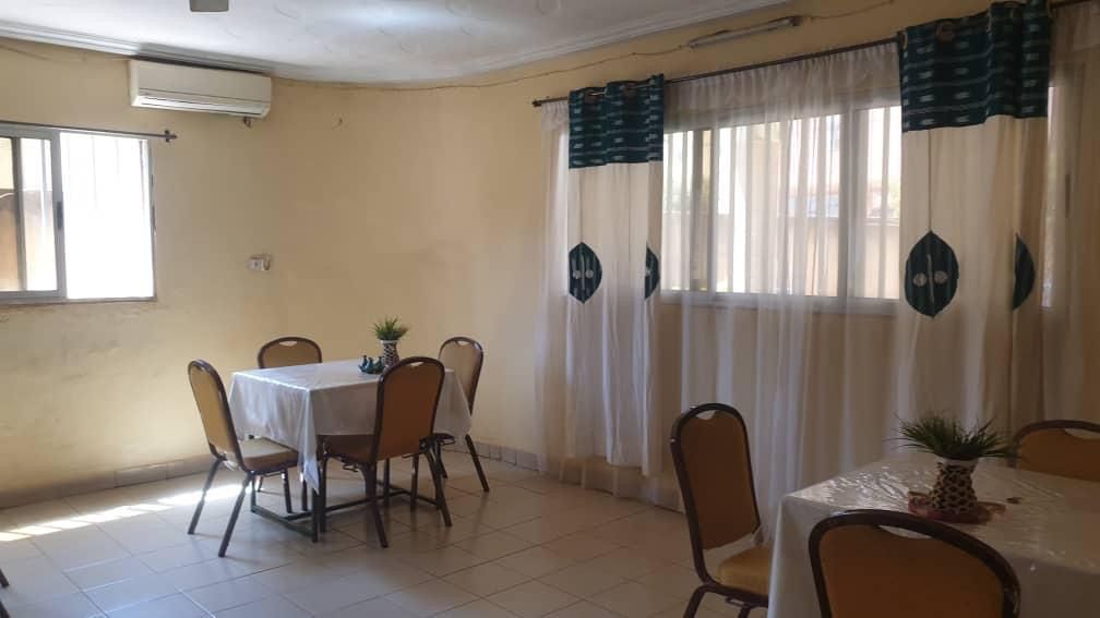 R+1 for sale in ouaga 2000 zone a, House for sale in Ouagadougou