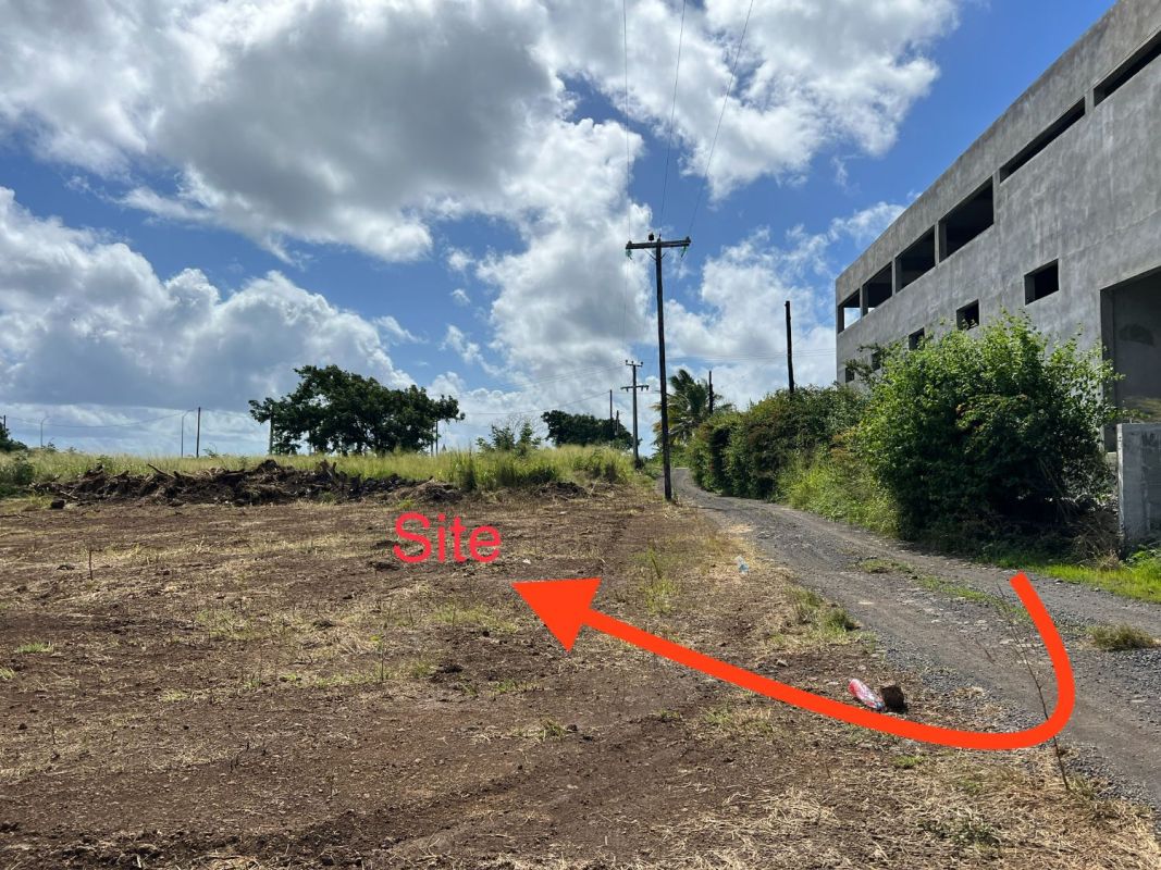 a vendre 2 portions de terrain pereybere mur 5.1 m pour une portion, Terrain à vendre Ile