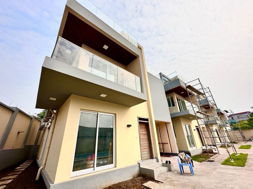 2195m² plot with 4 new r+1 villas with 3 bedrooms each, House for sale