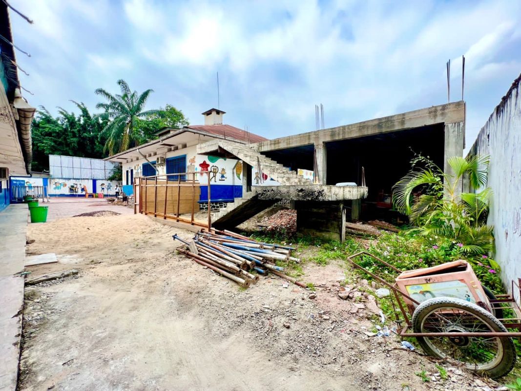 Sale large property of 40 by 40m or 1,600m², ideal for all profitable