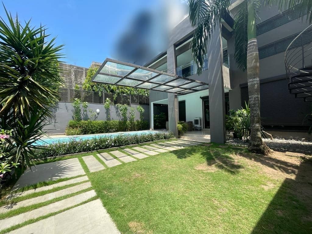 Sale of a beautiful house built on 600m2 for 6 rooms at the riviera 4 m'badon, House for sale