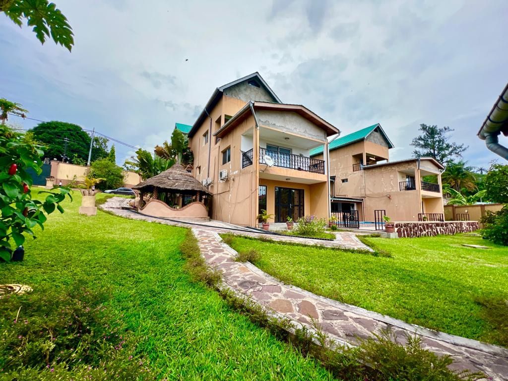 Vente grande propriété de 2.000m² dotée de deux batiments de 6