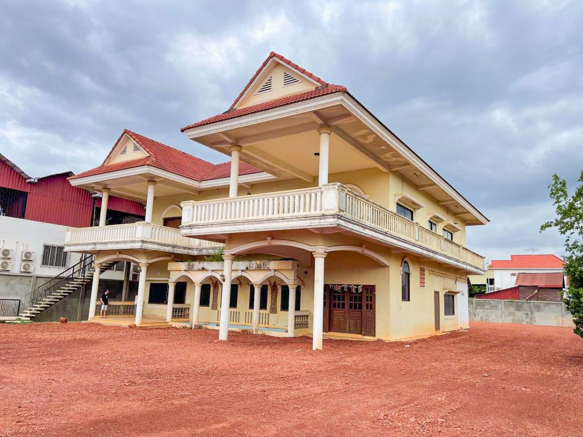 House and land 3000m² for rent on main road, commercial area, Other