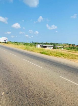 Bonoua 1 ha along the road with ACD