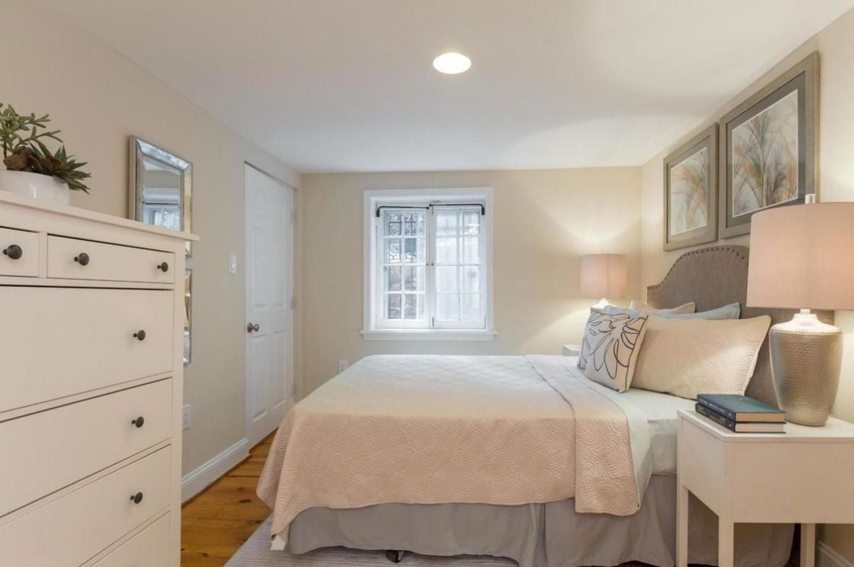 Furnished one bedroom with one bathroom now available for rent, House