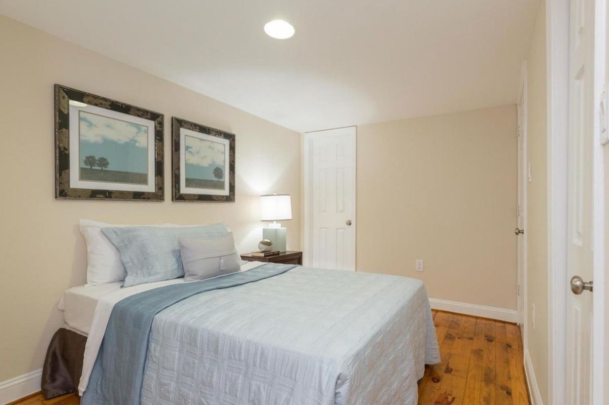 Furnished one bedroom with one bathroom now available for rent, House