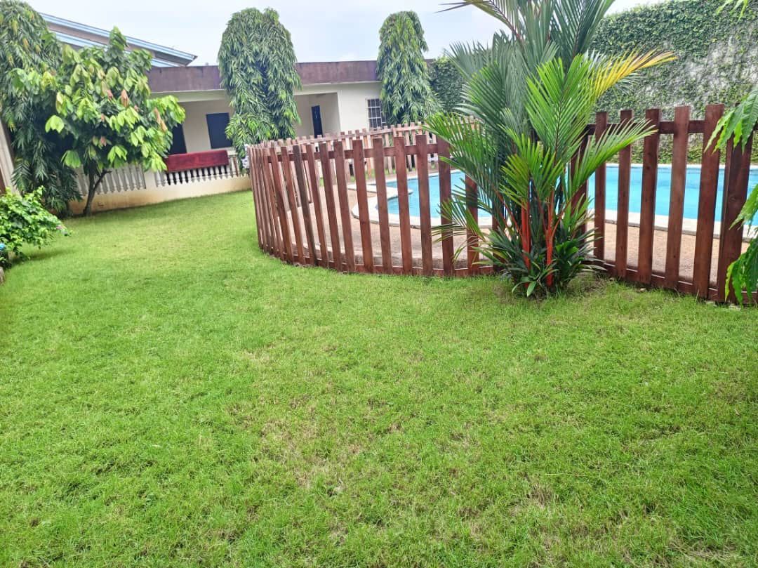 7 room duplex villa with garden and swimming pool, House for rent in