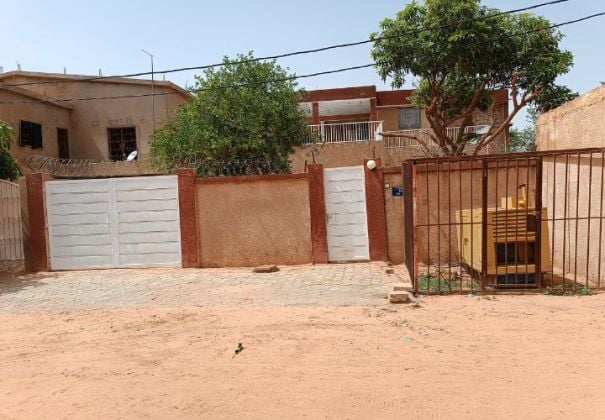 Villa Très Spacieuse 6 Chambres, près de Residence SARABI