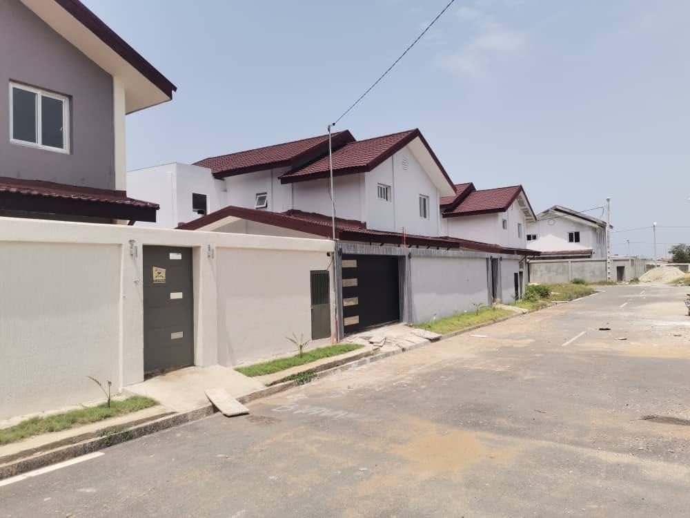 Bassam sipimbatim atlantique 3 vente beau duplex neuf 4pièces., Maison