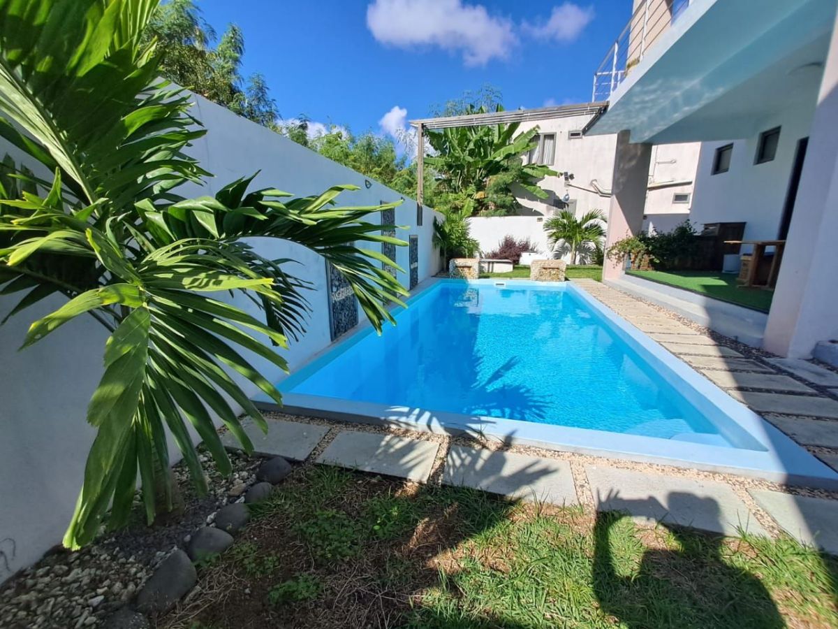 Vacation rental 3 bedroom private villa with swimming pool mont