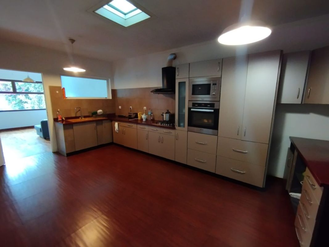 Ivandry large low villa t4 with large garden and generator in a closed