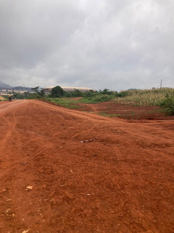 Terrain titré à olembe yaoundé , Terrain à vendre à Yaoundé Cameroun