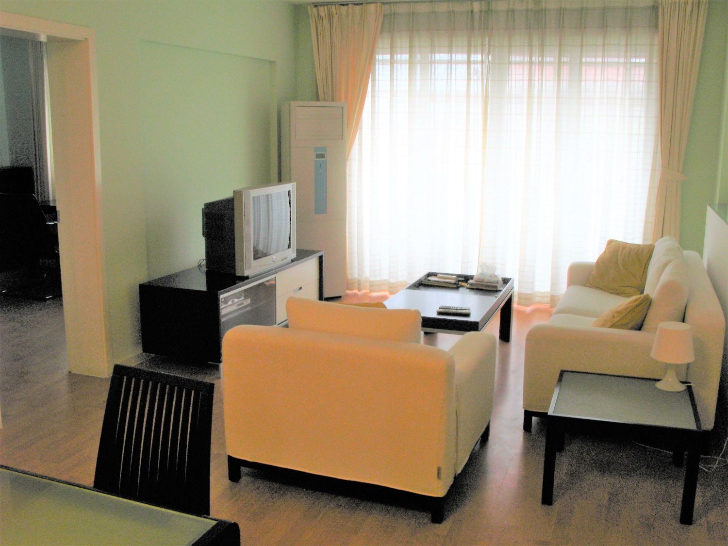 Cozy Apartment at the Heart of French Quarter of Shanghai